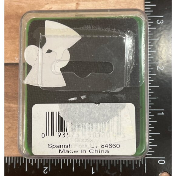 Sizzix Bitty Dress Set 38-0120 Die-Cutter - Picture 2 of 2